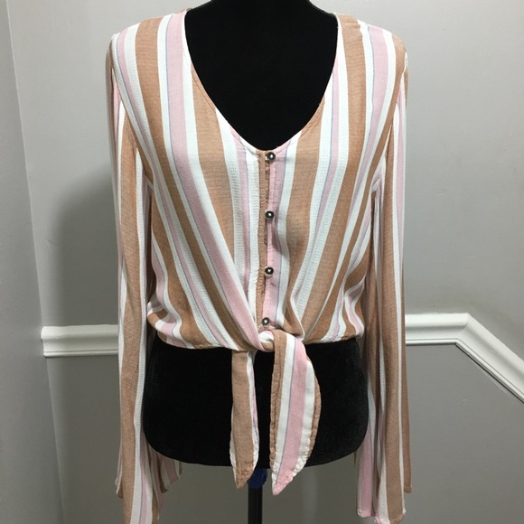 Xhilaration Tops - Xhiliration front tie bell sleeve crop top